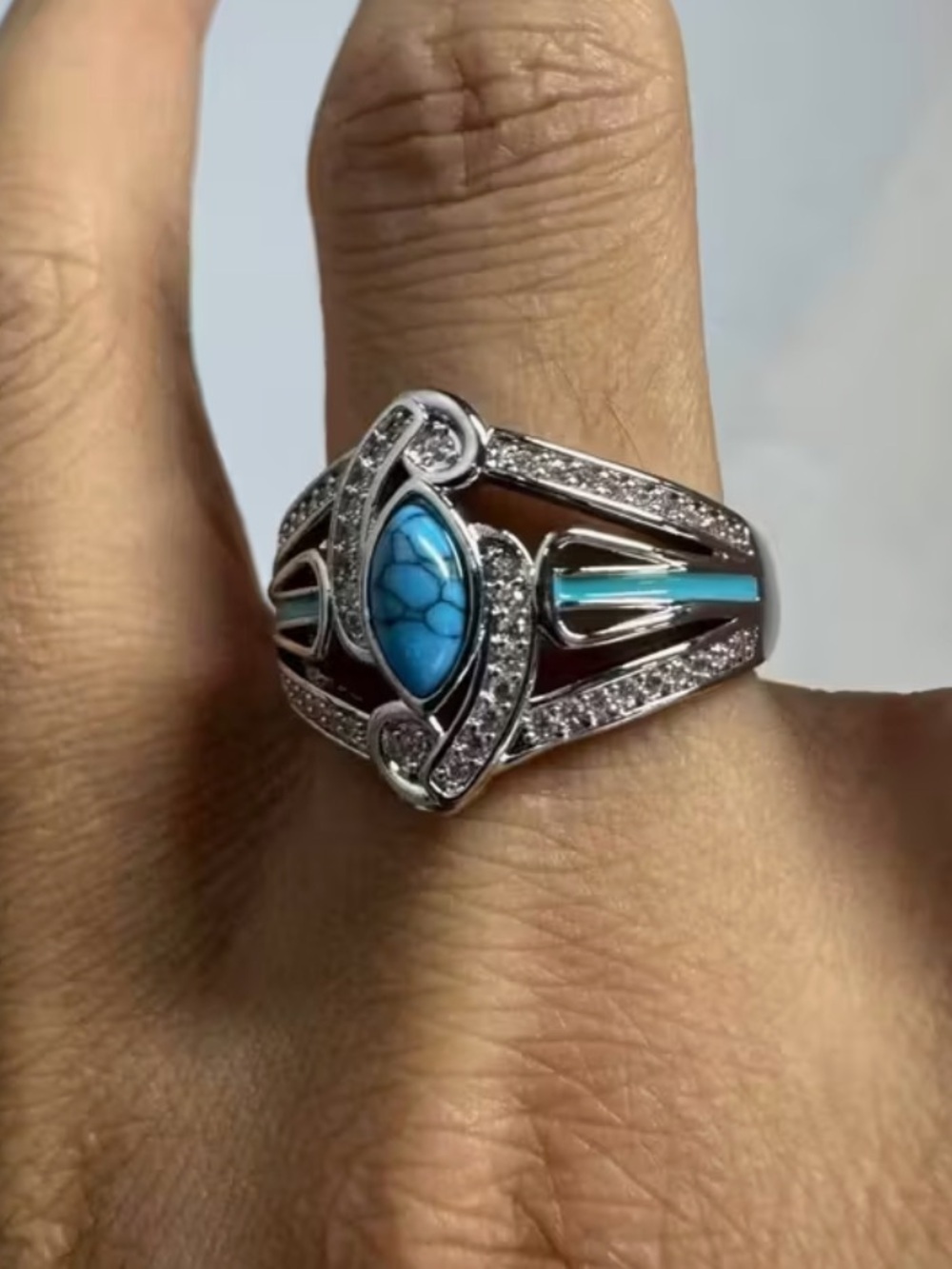 Bohemian Style Inlaid Synthetic Turquoise Ring. - Picture 3 of 5